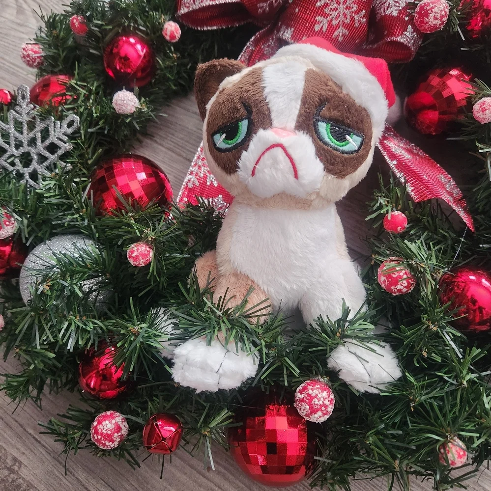 Red & Silver Grumpy Cat Meowy Christmas Wreath